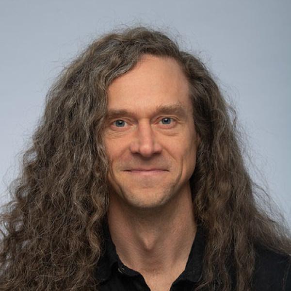 Headshot of Timothy Honig.